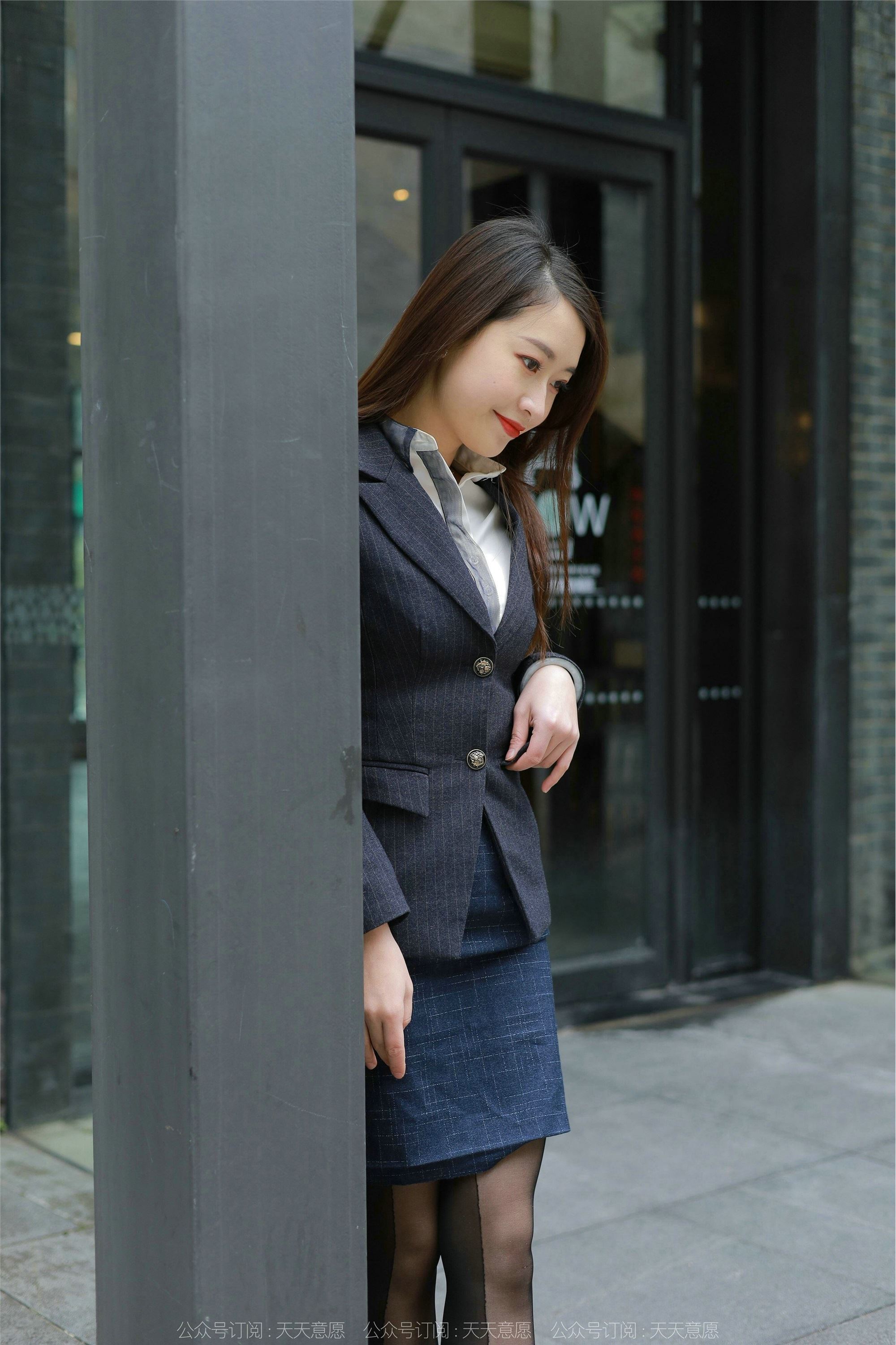 IESS异思趣向  2022.04.25 丝享家 1070：小婕《红鞋职业装》